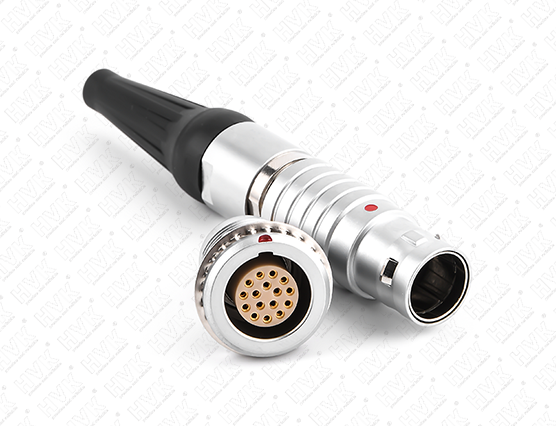 圓形航空插頭的使用是否需要乘客遵守特定電源功率的限制？